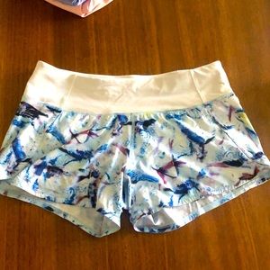 Lululemon speed up short size 8